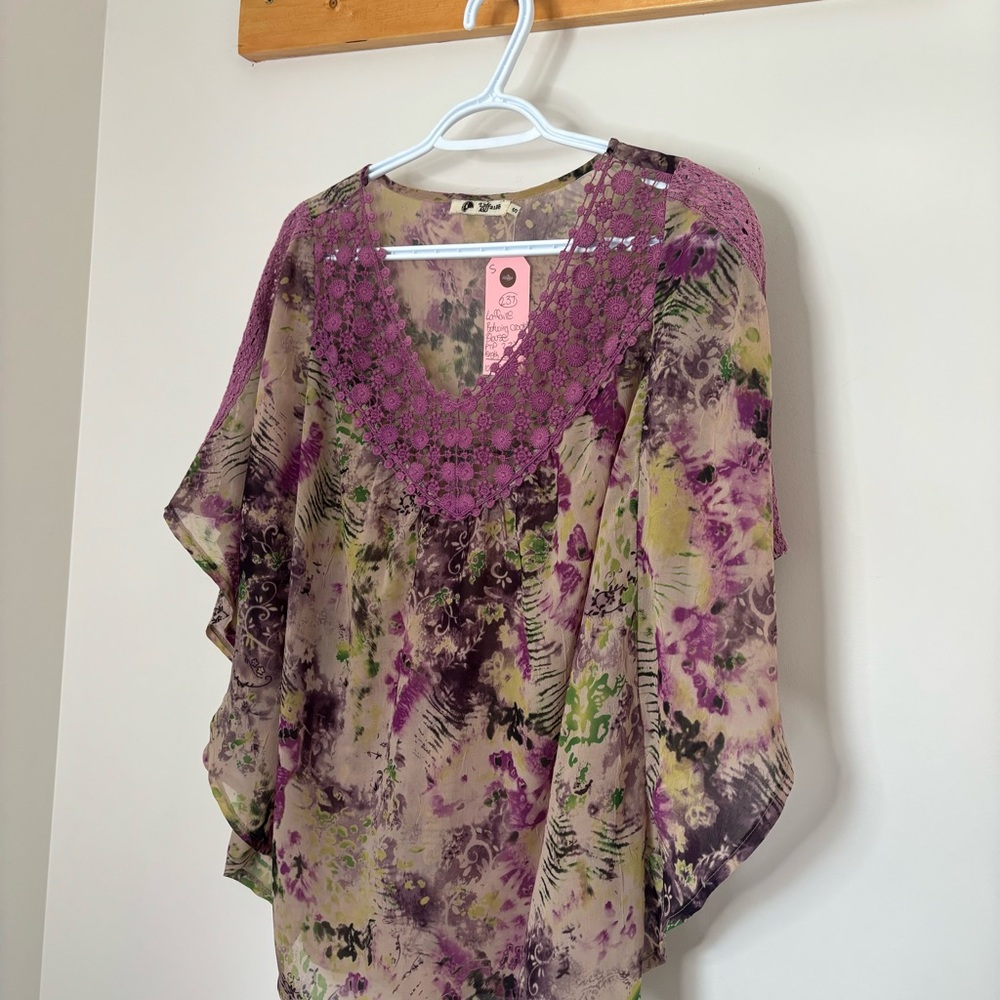 #237 Laffaire Batwing and Crochet Bohemian Blouse